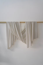 Load image into Gallery viewer, Premium single stitch                     Modal hijab snow (off white)