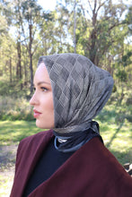 Load image into Gallery viewer, The countess scarf